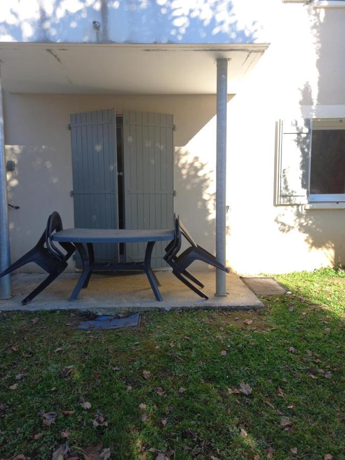 Saint Geniez D'Olt Jolie T2 Amenagee Et Equipee Village Goelia 2 Piscines Chauffees Exterior foto
